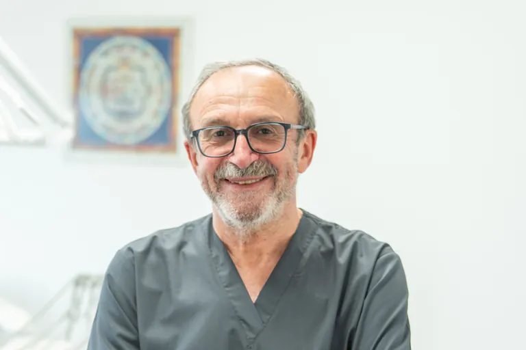 Il Dott. Pietro Palandri, direttore sanitario dello studio dentistico di Via Machiavelli a Pistoia